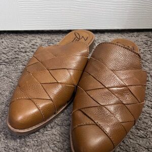 Zodiac Brown Leather Women's Shoes sz11